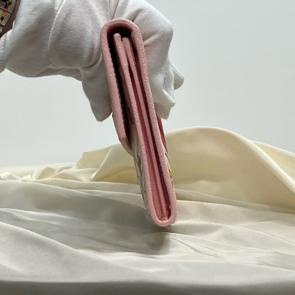 LIMITED EDITION GUCCI FLORAL WALLET New Condition—Giftable - Picture 6 of 12